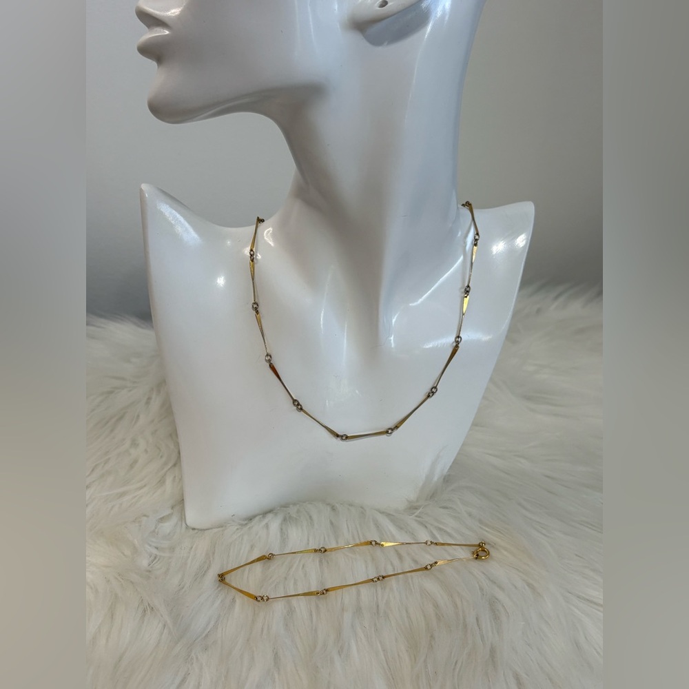 Vintage Gold Tone Slim Bar & Link Necklace.